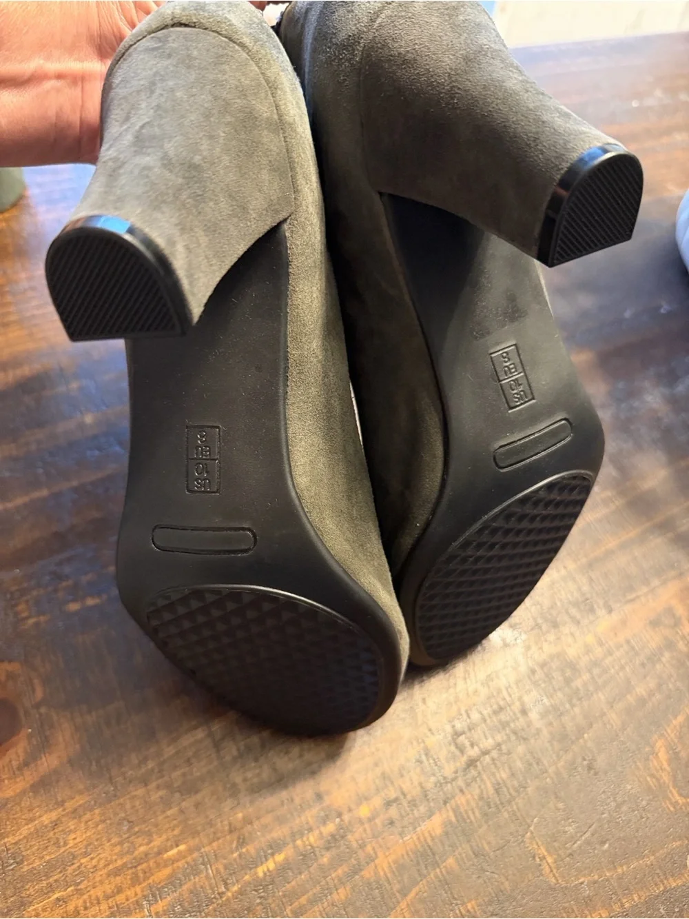 AEROSOLES Olive Gray Suede Ruffled Ankle Boots SZ 10